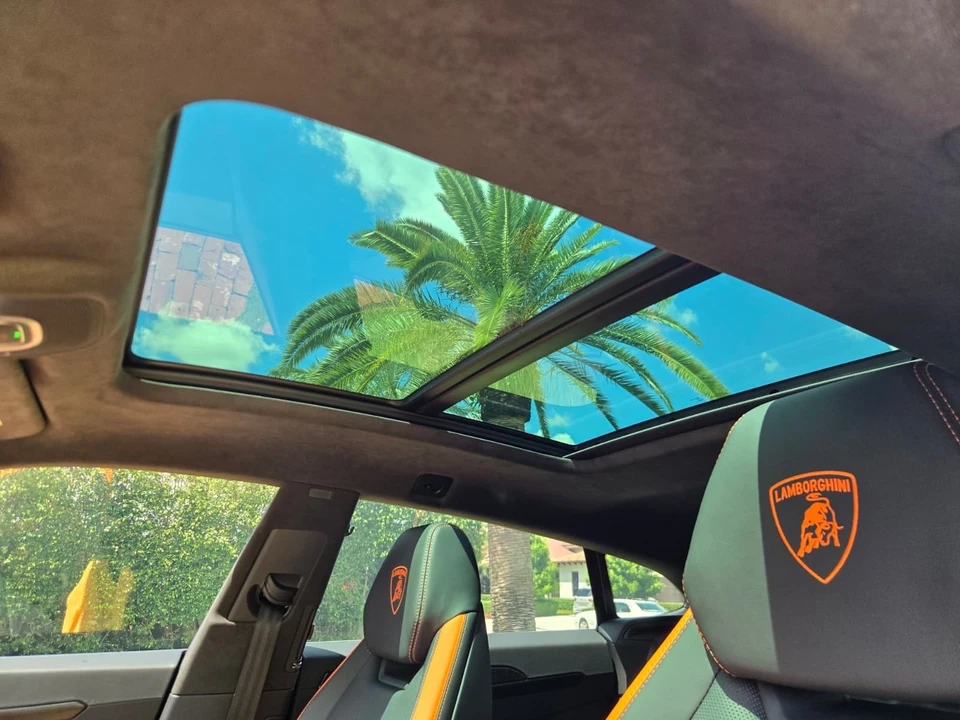 2025 Lamborghini Urus SE - Image 13 of 31