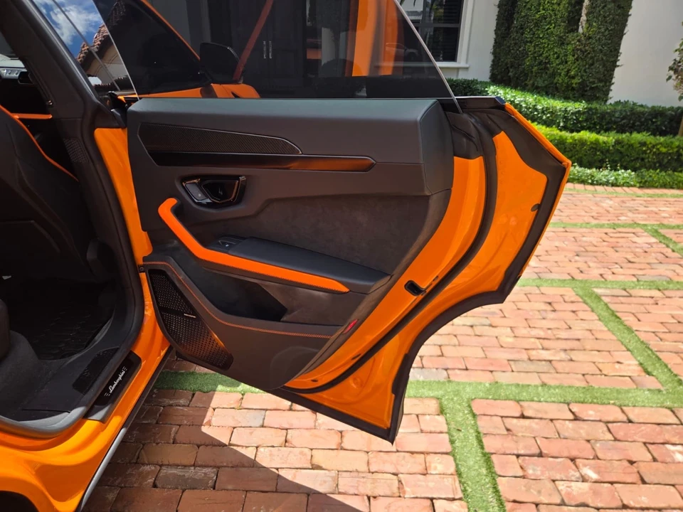2025 Lamborghini Urus SE - Image 20 of 31