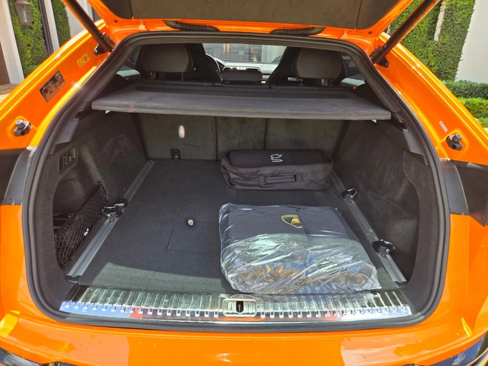 2025 Lamborghini Urus SE - Image 11 of 31
