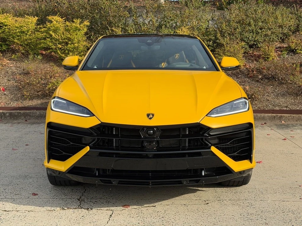 2025 Lamborghini Urus SE - Image 12 of 21