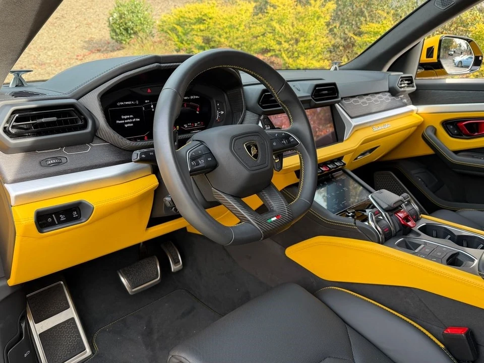 2025 Lamborghini Urus SE - Image 20 of 21