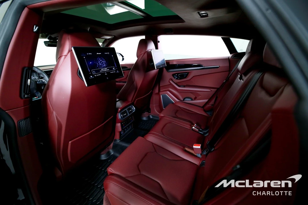 2025 Lamborghini Urus SE - Image 19 of 31