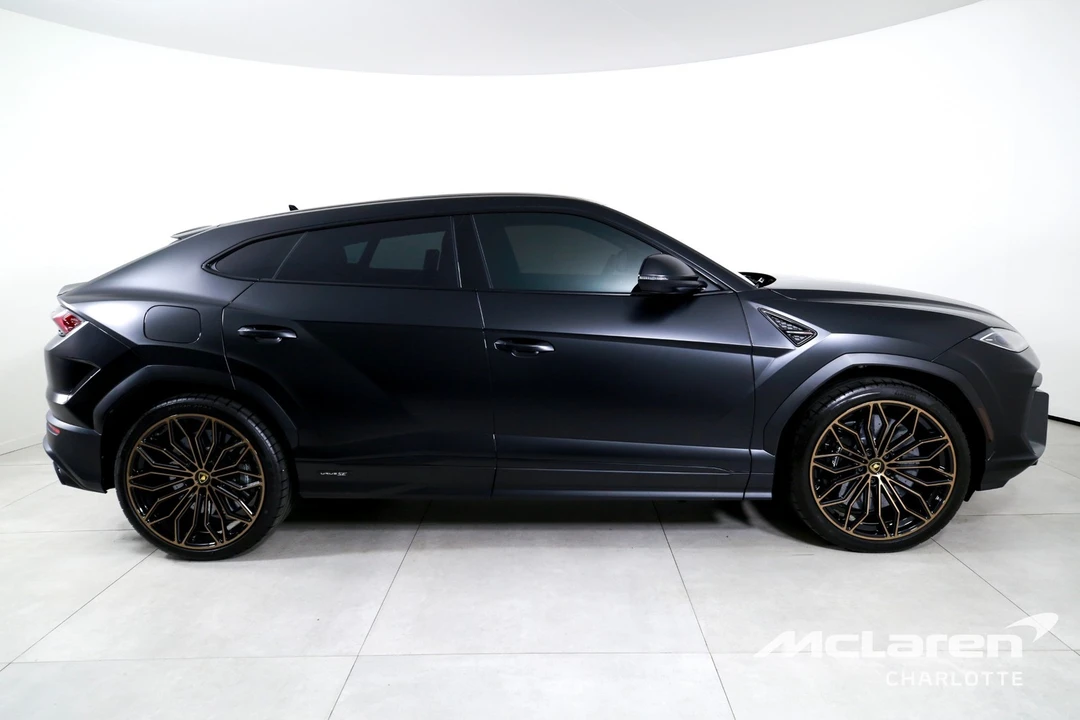 2025 Lamborghini Urus SE - Image 9 of 31