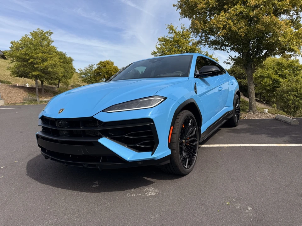 2025 Lamborghini Urus SE - Image 4 of 31