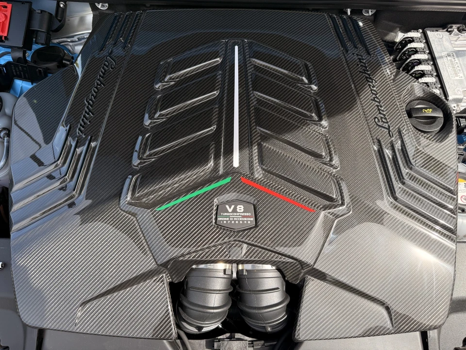 2025 Lamborghini Urus SE - Image 29 of 31