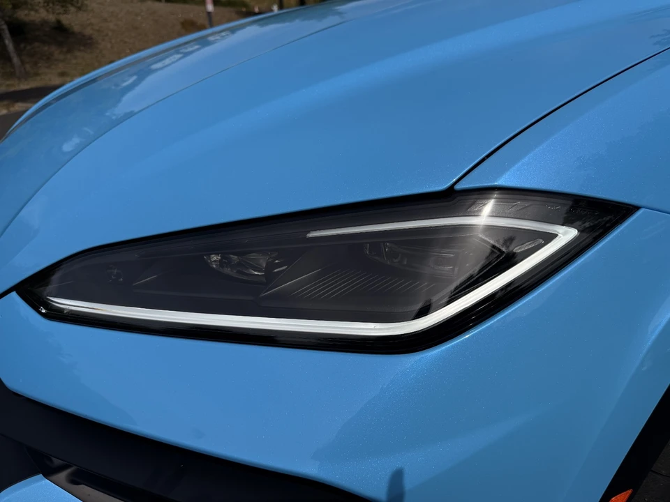 2025 Lamborghini Urus SE - Image 30 of 31