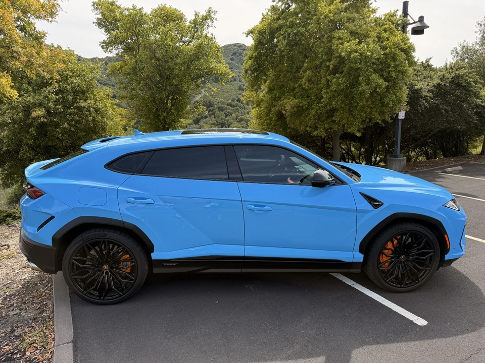 2025 Lamborghini Urus SE - Image 9 of 31