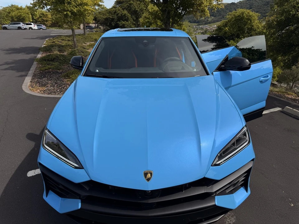 2025 Lamborghini Urus SE - Image 8 of 31