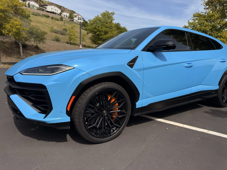 2025 Lamborghini Urus SE - Image 5 of 31
