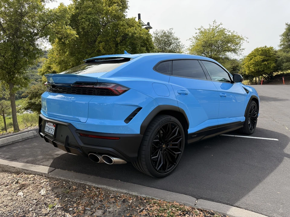 2025 Lamborghini Urus SE - Image 10 of 31