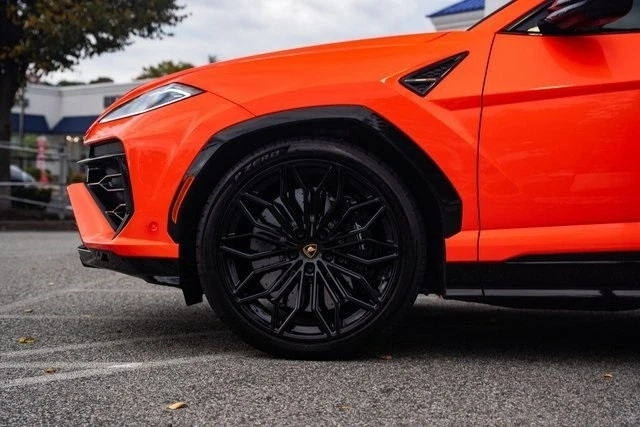 2025 Lamborghini Urus SE - Image 11 of 12