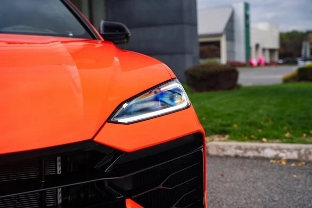 2025 Lamborghini Urus SE - Image 6 of 12