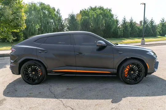 2025 Lamborghini Urus SE - Image 4 of 31