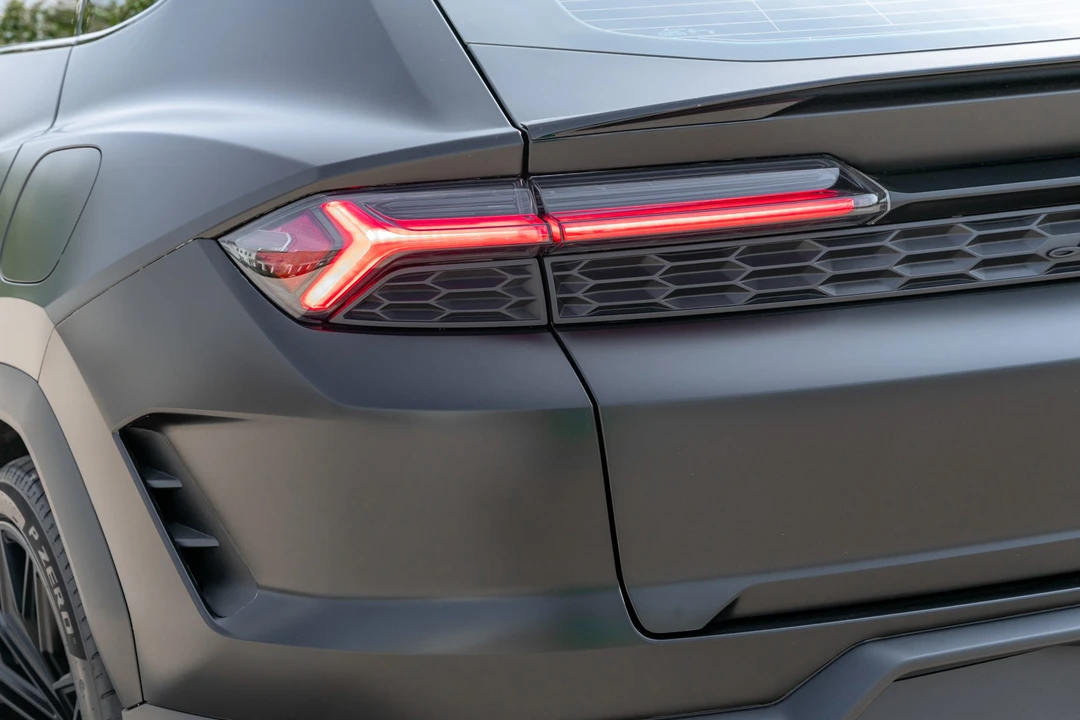 2025 Lamborghini Urus SE - Image 16 of 31