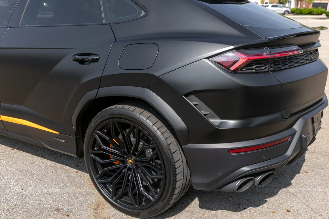 2025 Lamborghini Urus SE - Image 14 of 31