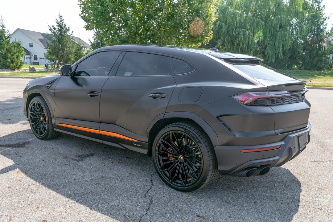 2025 Lamborghini Urus SE - Image 7 of 31