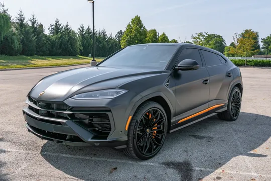 2025 Lamborghini Urus SE - Image 2 of 31