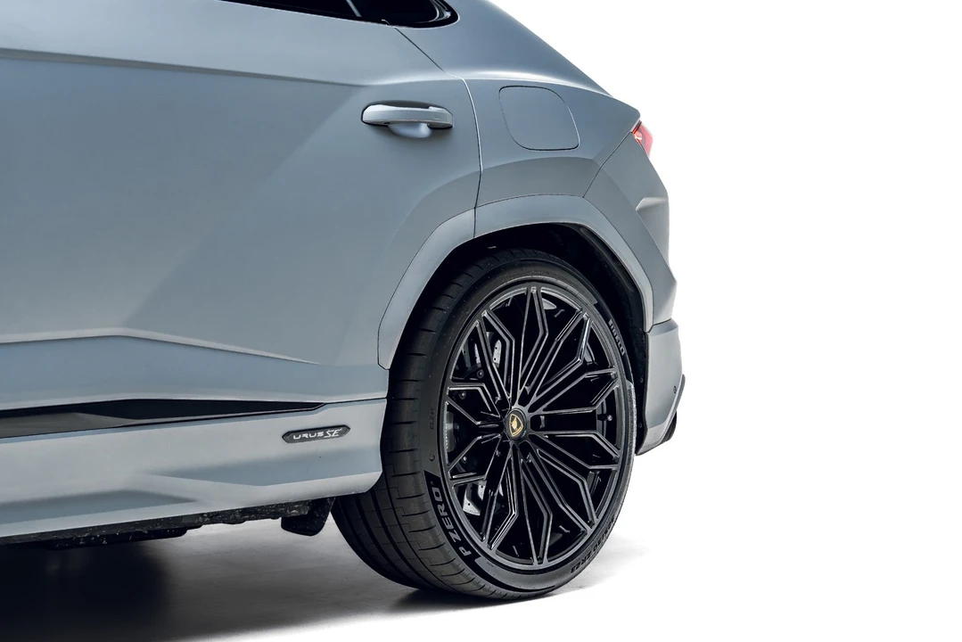 2025 Lamborghini Urus SE - Image 13 of 31