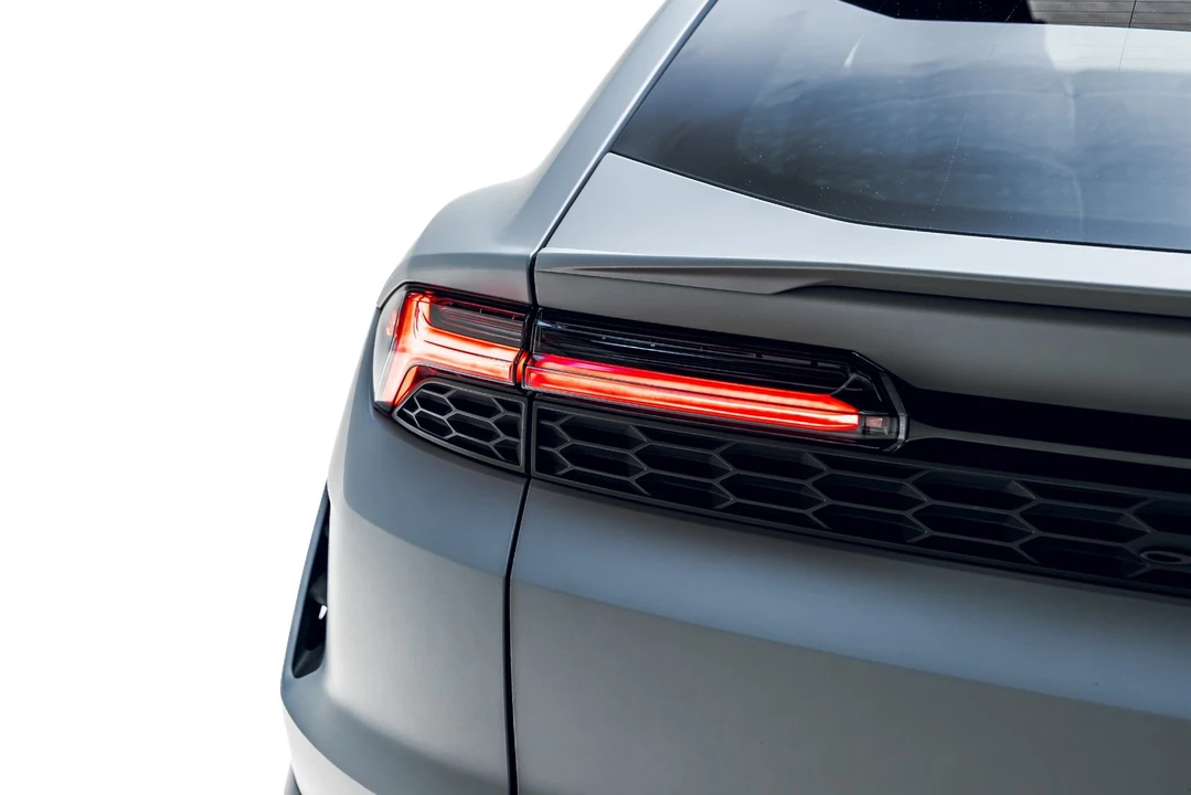 2025 Lamborghini Urus SE - Image 24 of 31