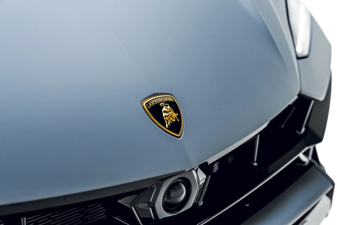 2025 Lamborghini Urus SE - Image 19 of 31