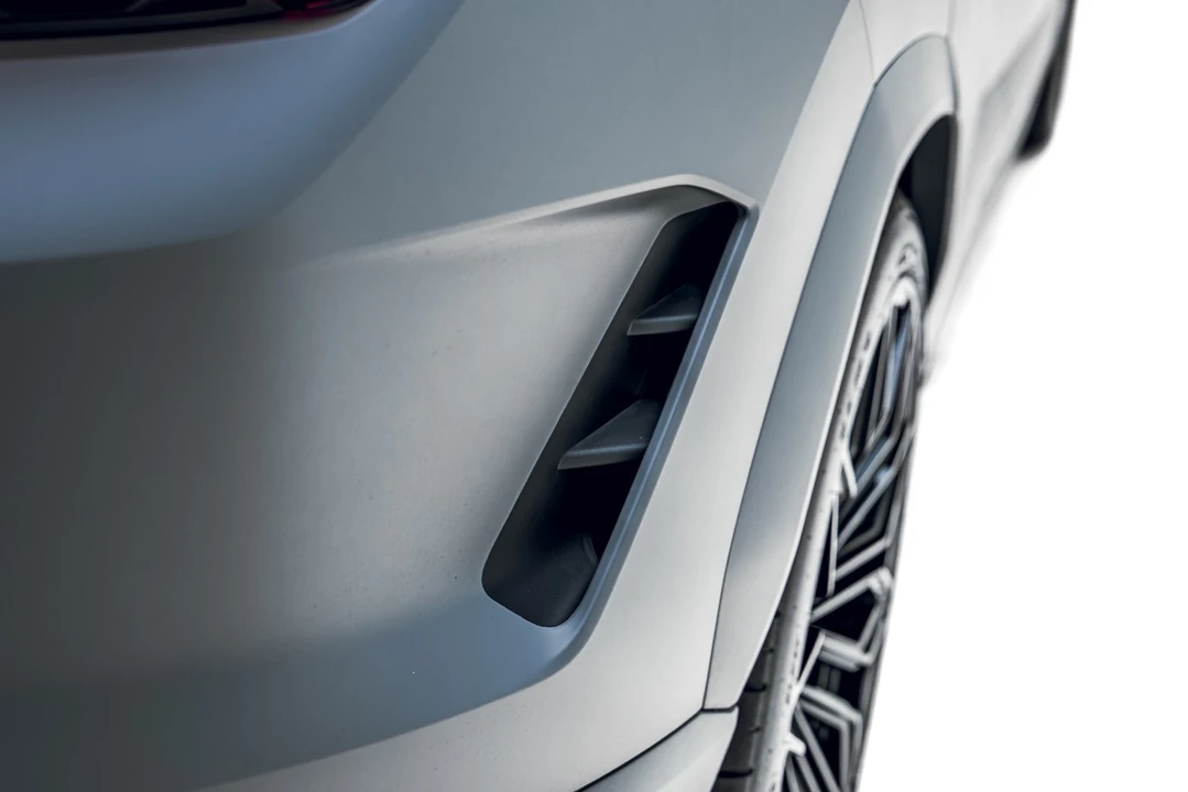 2025 Lamborghini Urus SE - Image 27 of 31