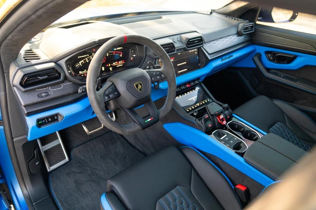 2025 Lamborghini Urus SE - Image 13 of 21
