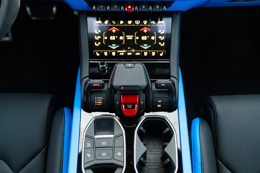 2025 Lamborghini Urus SE - Image 18 of 21
