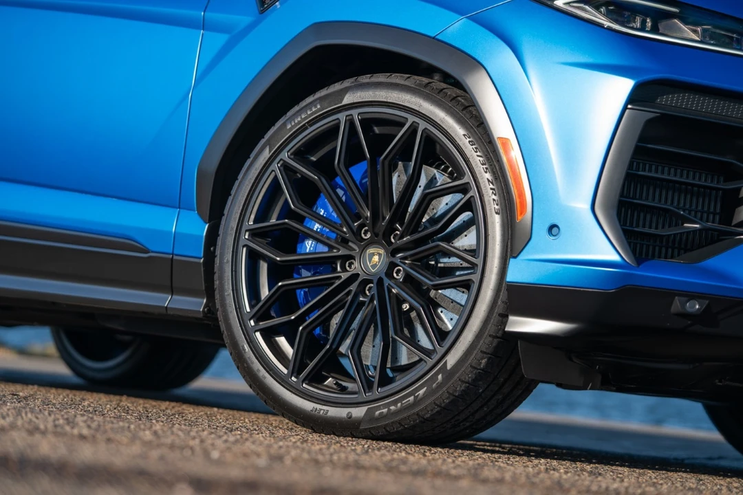 2025 Lamborghini Urus SE - Image 8 of 21