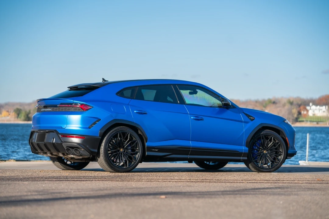 2025 Lamborghini Urus SE - Image 4 of 21