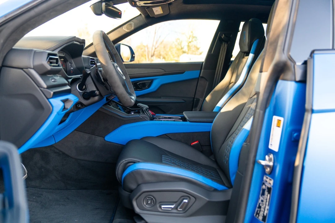 2025 Lamborghini Urus SE - Image 12 of 21