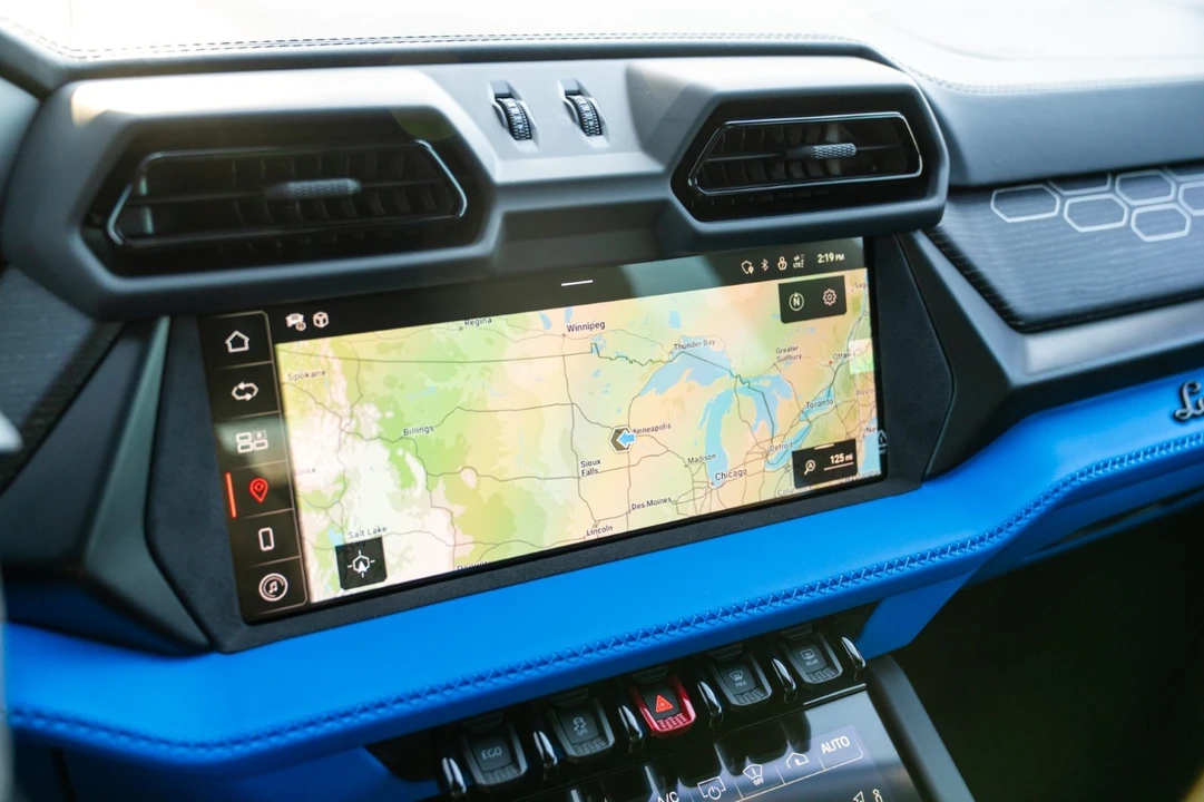 2025 Lamborghini Urus SE - Image 20 of 21