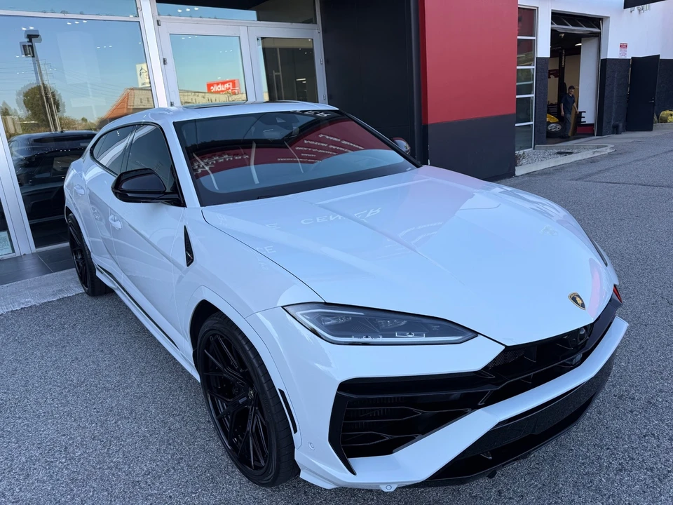 2025 Lamborghini Urus SE - Image 18 of 31