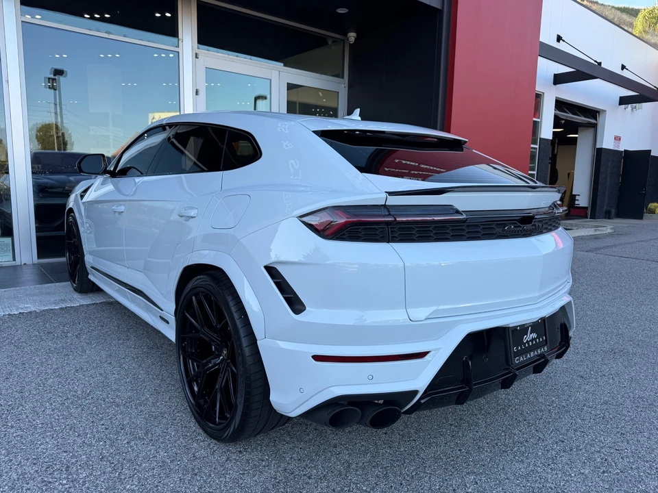 2025 Lamborghini Urus SE - Image 22 of 31