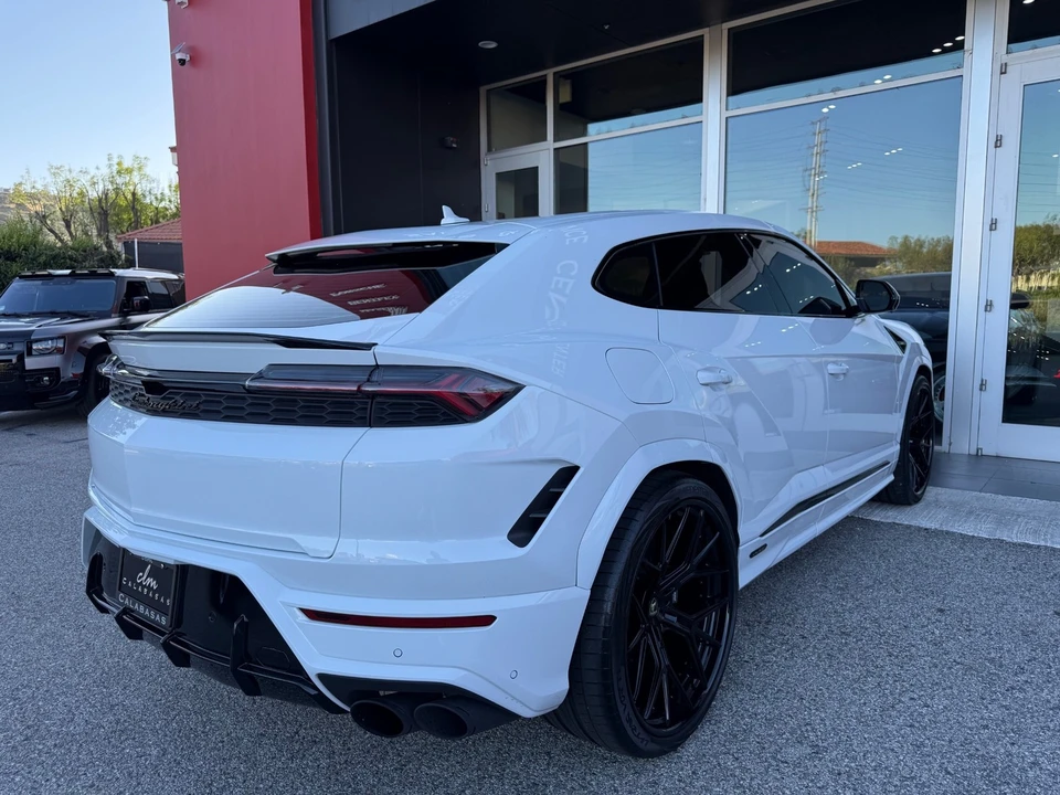 2025 Lamborghini Urus SE - Image 20 of 31