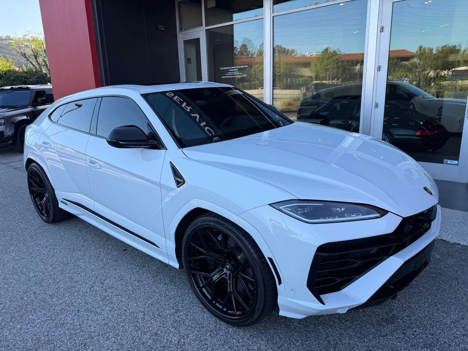 2025 Lamborghini Urus SE - Image 3 of 31