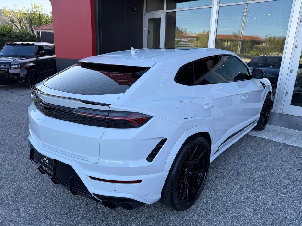 2025 Lamborghini Urus SE - Image 21 of 31