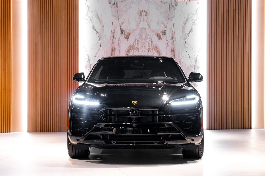 2025 Lamborghini Urus SE - Image 2 of 14