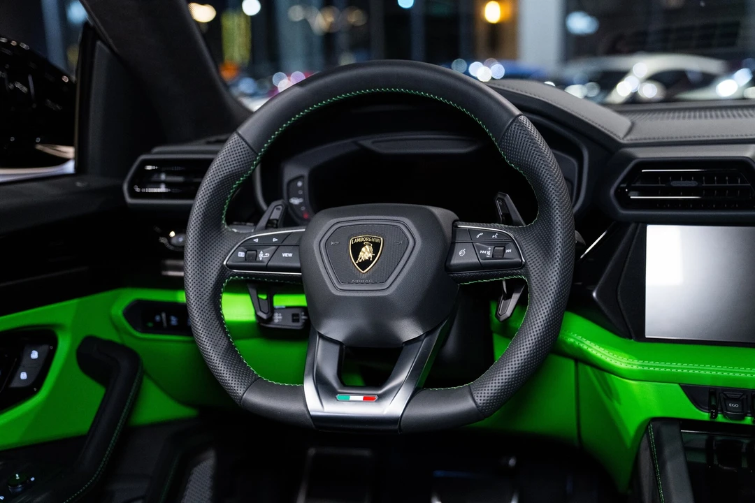 2025 Lamborghini Urus SE - Image 14 of 14
