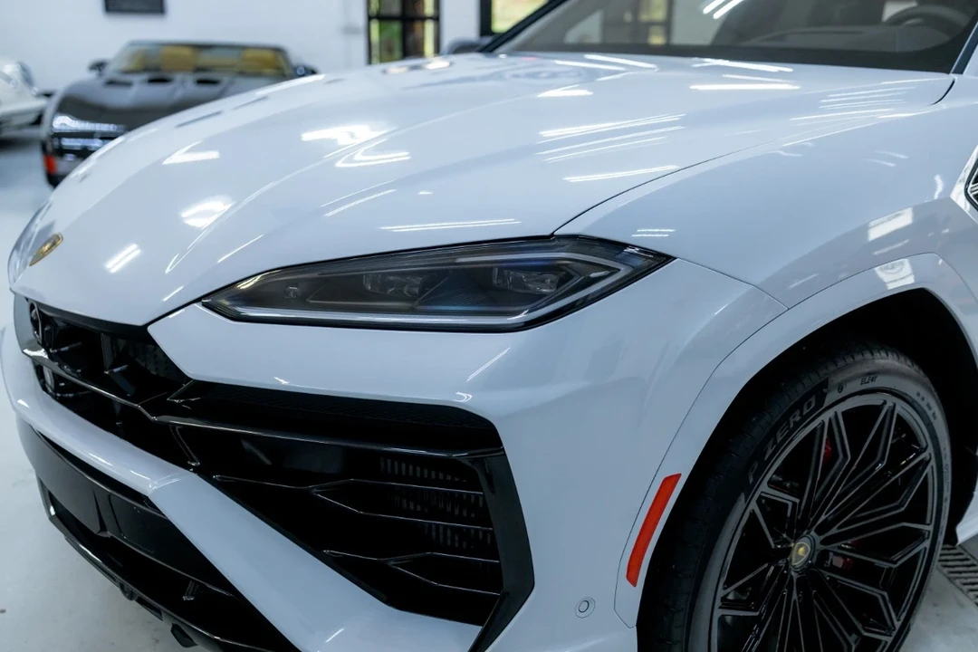 2025 Lamborghini Urus SE - Image 16 of 21