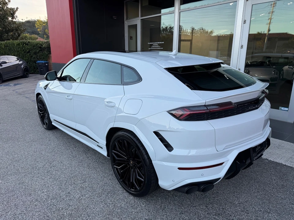 2025 Lamborghini Urus SE - Image 10 of 21