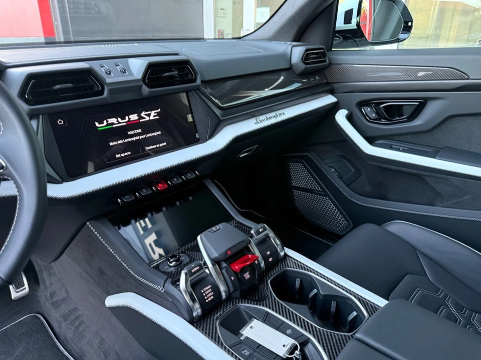 2025 Lamborghini Urus SE - Image 21 of 21
