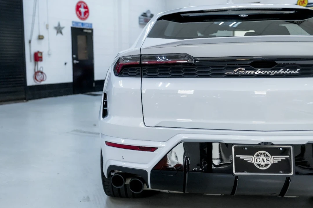 2025 Lamborghini Urus SE - Image 15 of 21