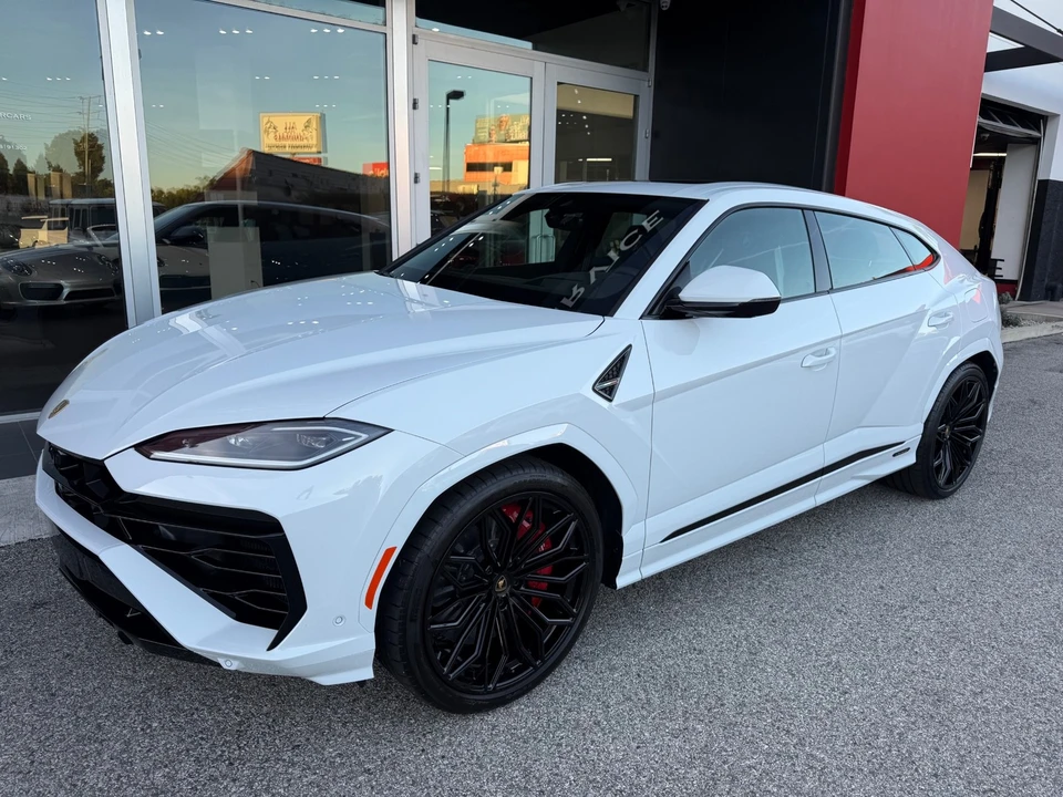 2025 Lamborghini Urus SE - Image 8 of 21
