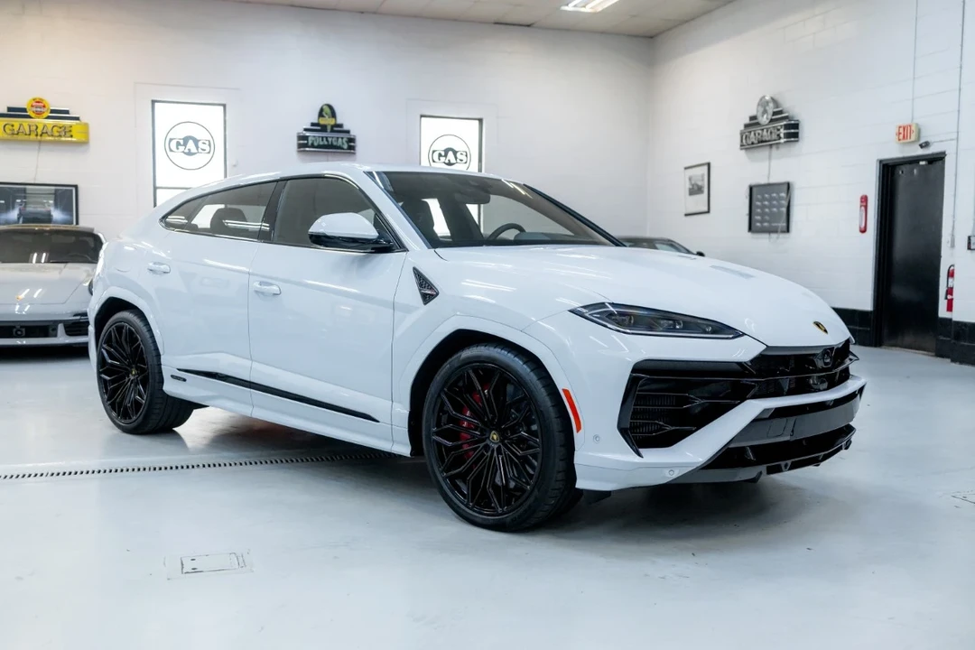 2025 Lamborghini Urus SE - Image 5 of 12