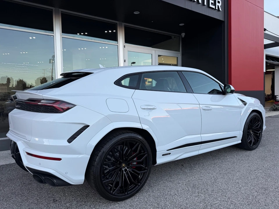2025 Lamborghini Urus SE - Image 4 of 21