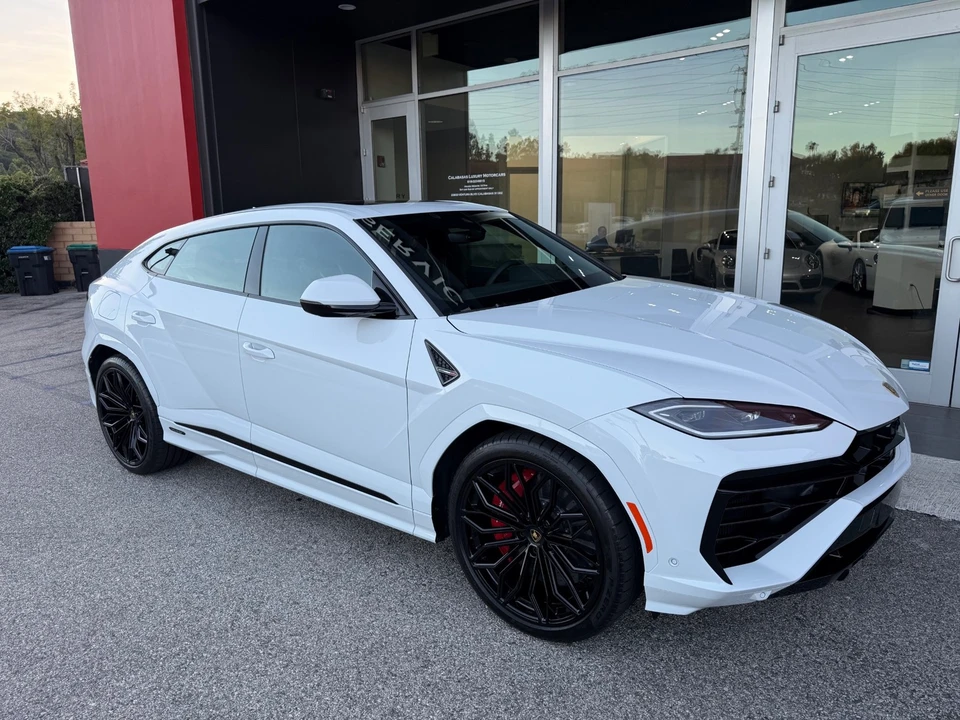 2025 Lamborghini Urus SE - Image 3 of 21