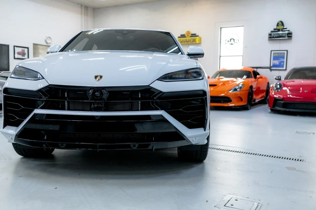 2025 Lamborghini Urus SE - Image 12 of 12
