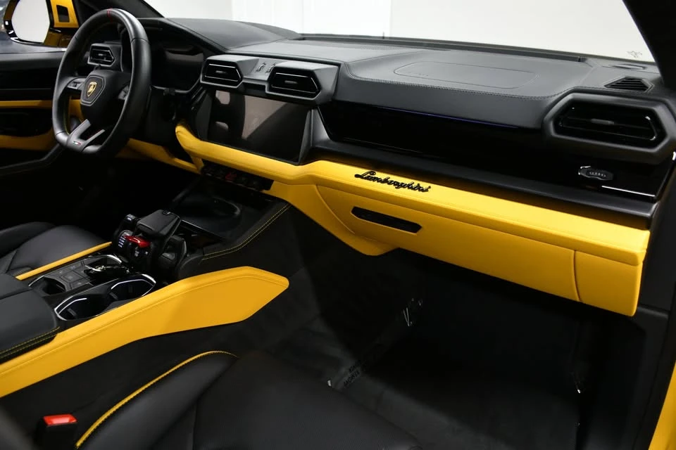 2025 Lamborghini Urus SE - Image 20 of 20