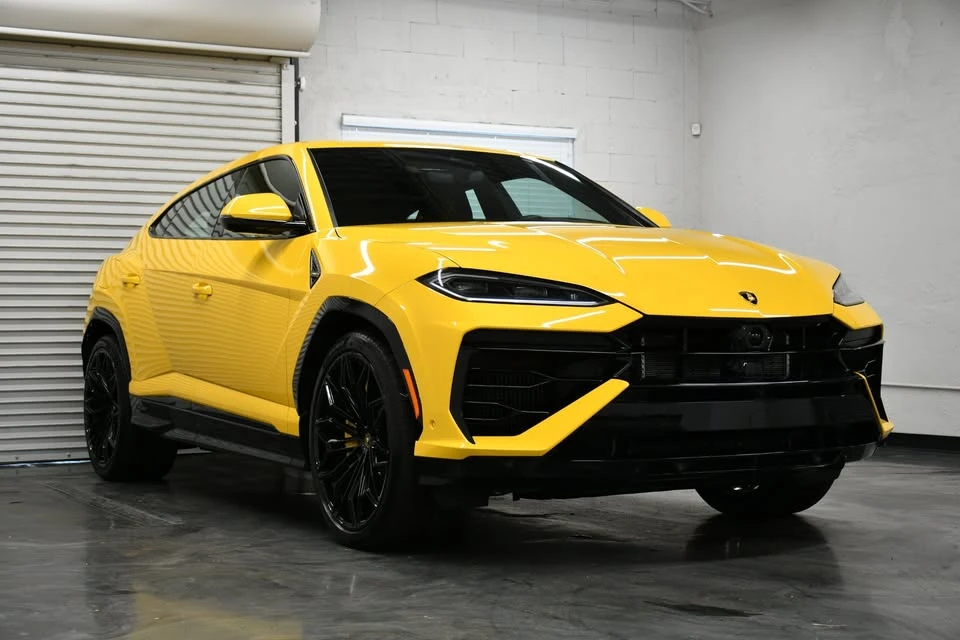 2025 Lamborghini Urus SE - Image 10 of 20