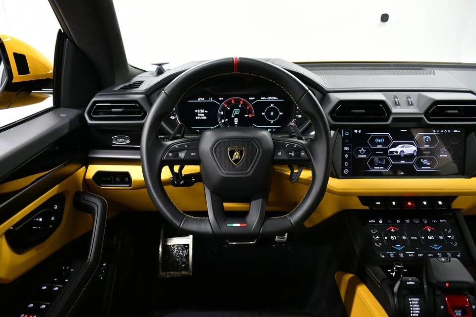 2025 Lamborghini Urus SE - Image 16 of 20